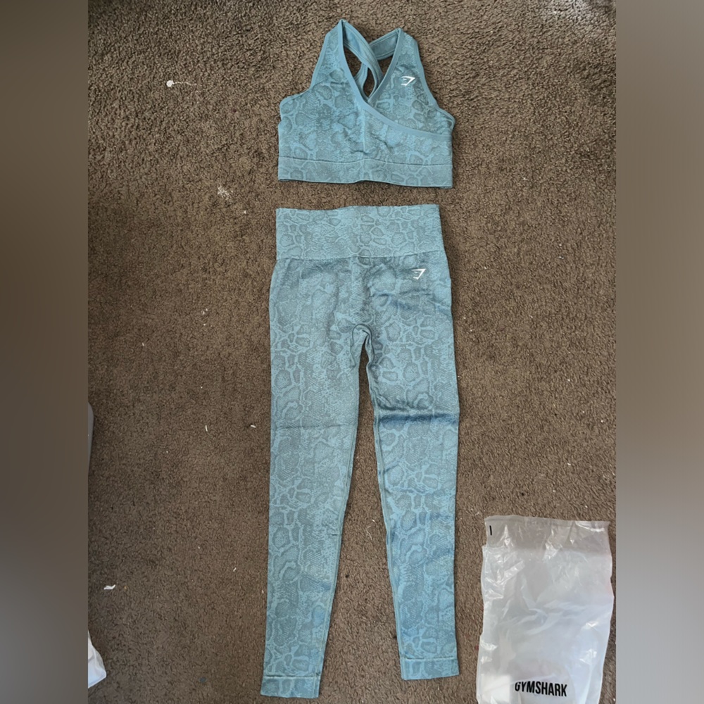 Gym shark workout set